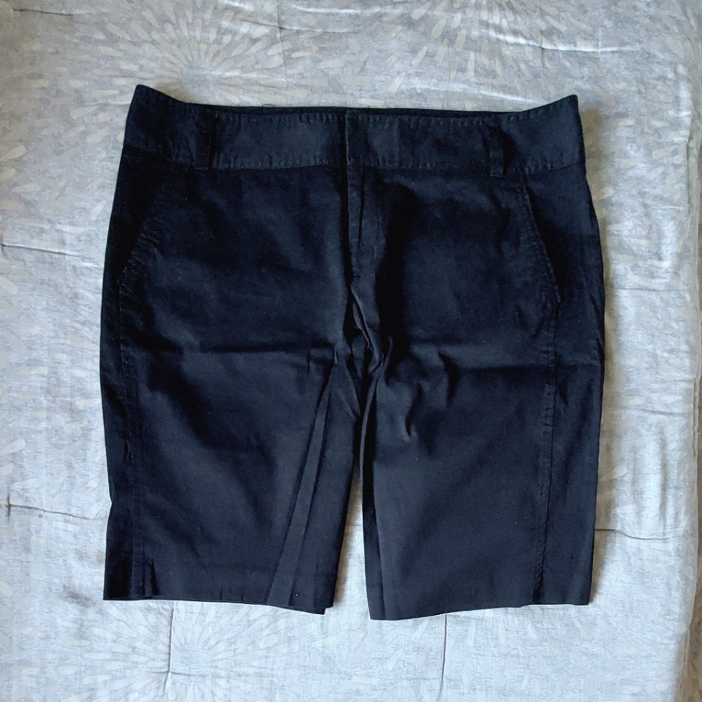 Daisy Fuentes black shorts size 12